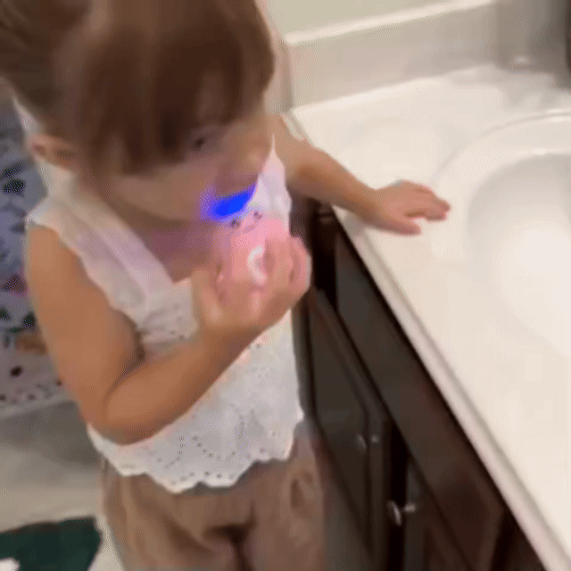 Higien™ 360° electric toothbrush for kids